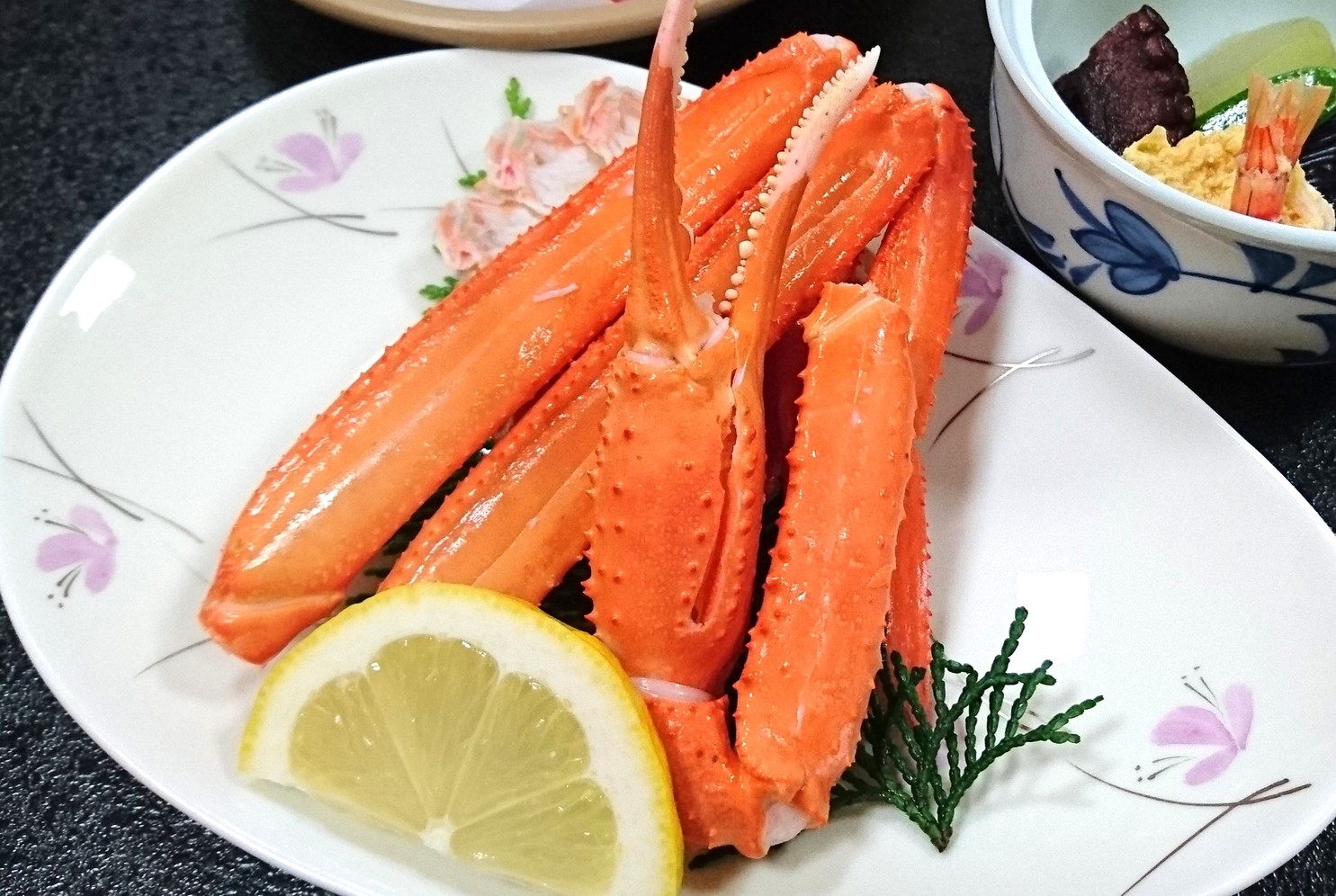 【3月まで】リーズナブルに満腹★炭火焼きカニ＆カニちり鍋メインコース