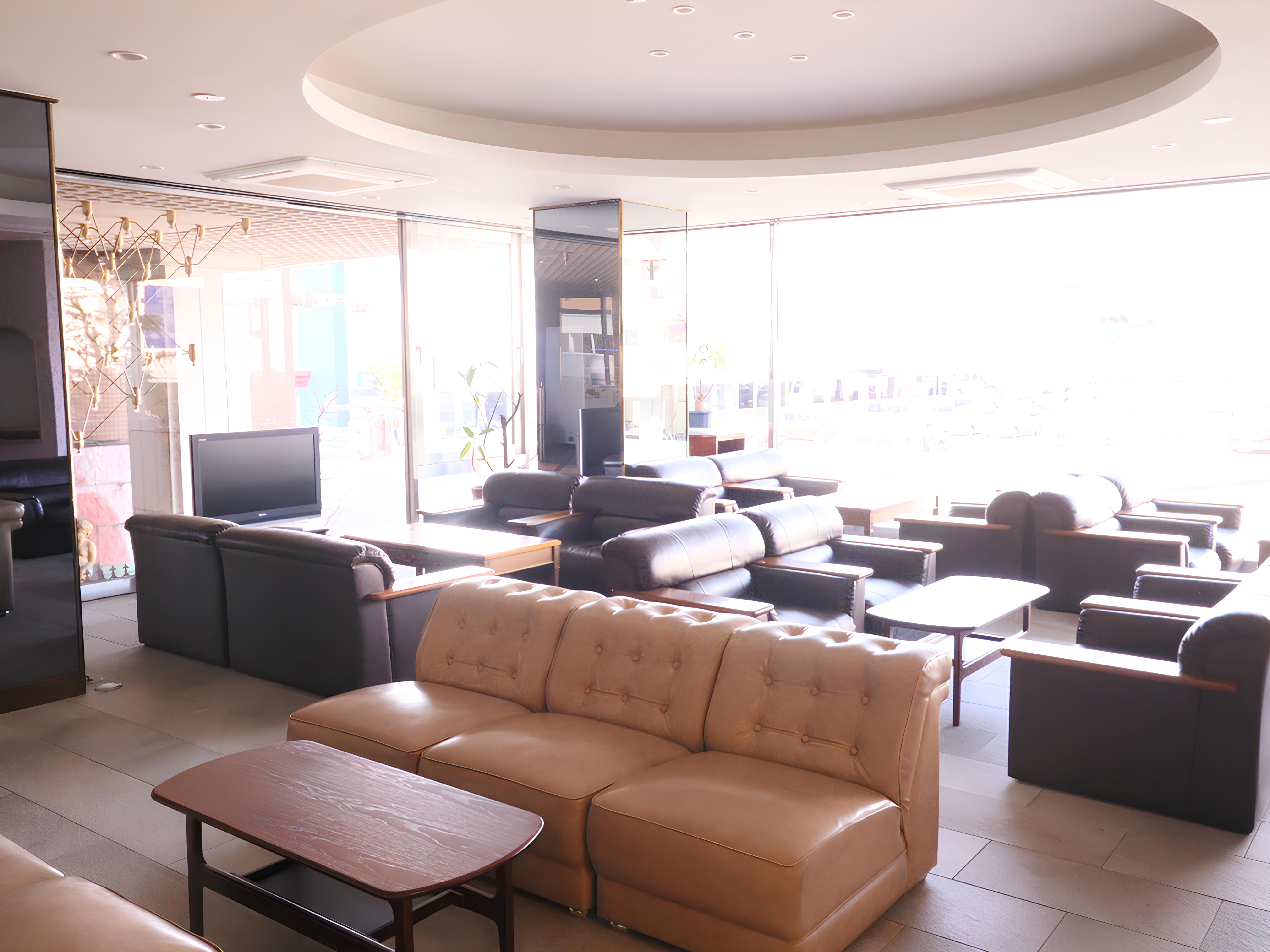 館内ロビーは広々としています