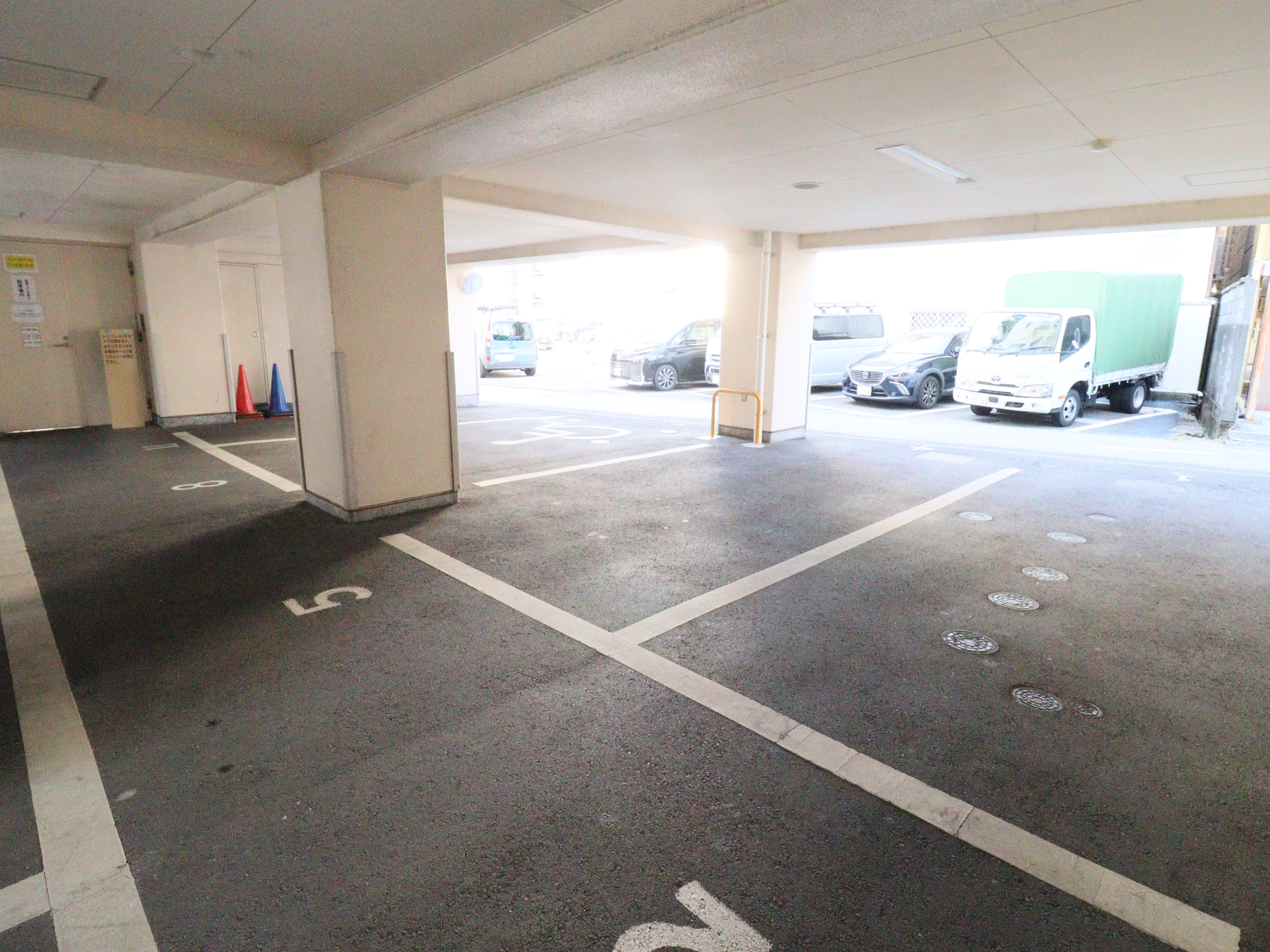 駐車場有ります(近くに提携駐車場もございます)