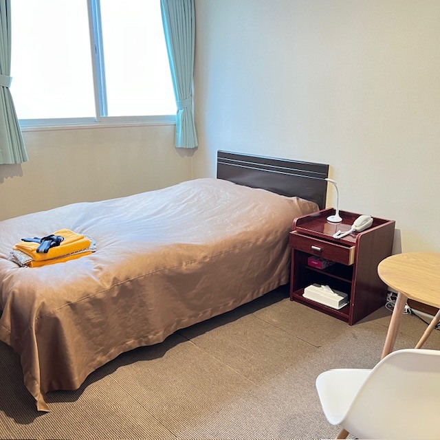 【洋室素泊り】越後湯沢駅徒歩１分☆温泉２４時間入浴可♪朝食＆朝刊無料