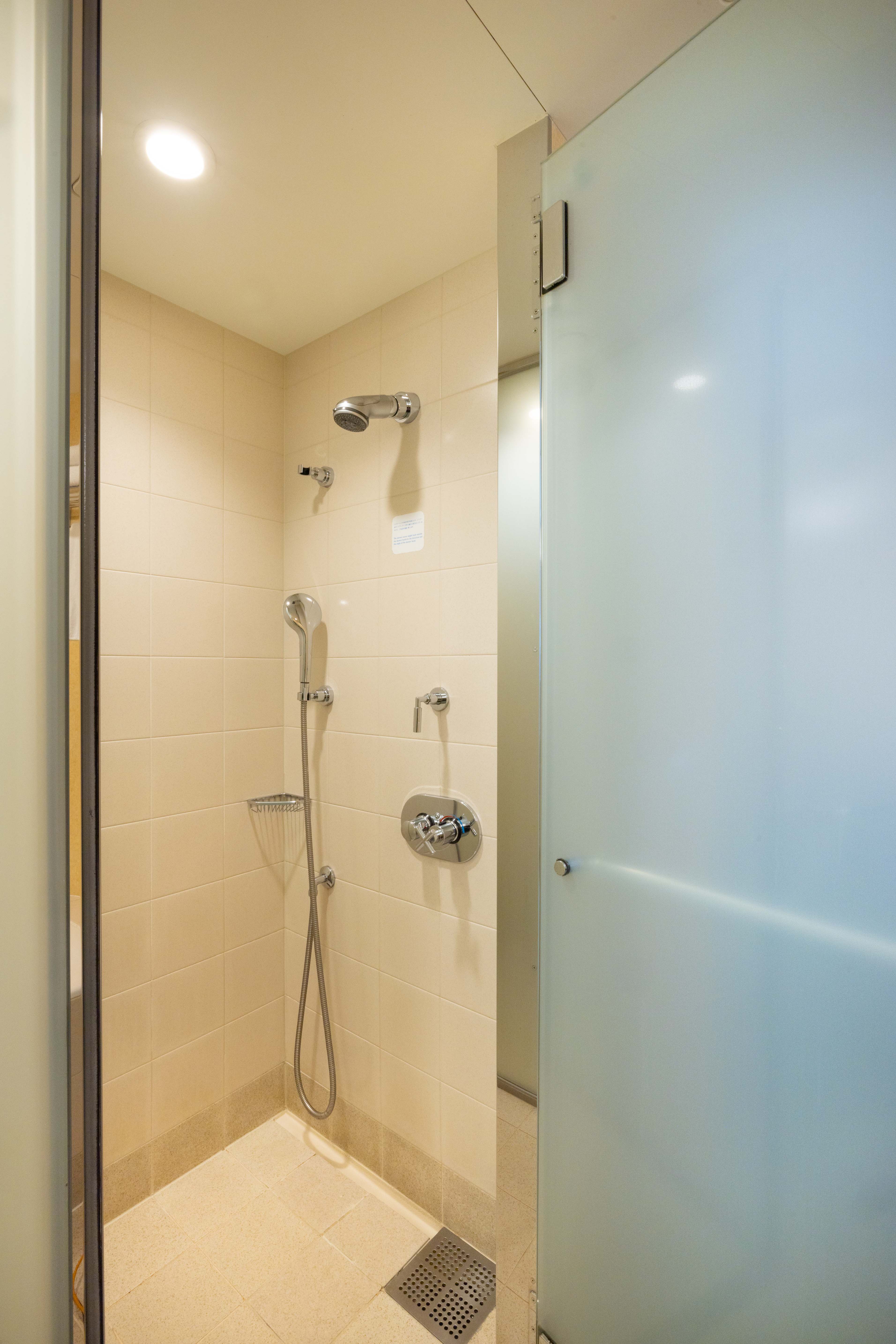 シャワーブース