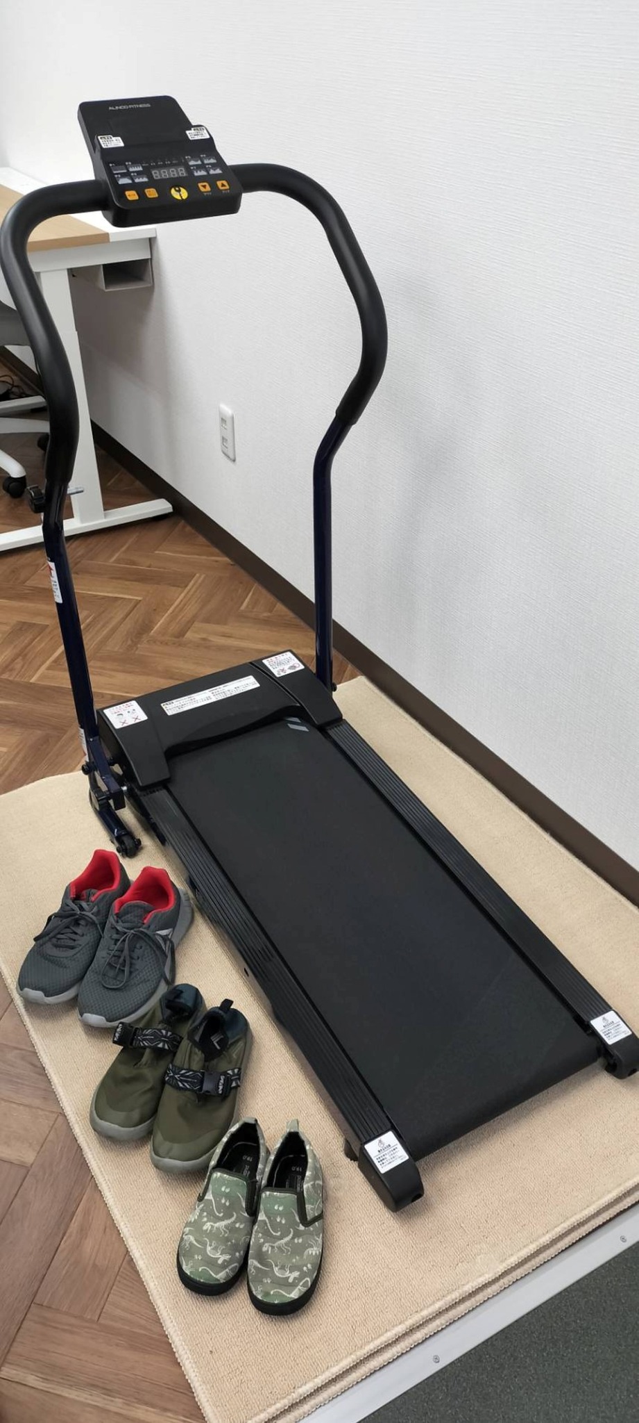 長期間の滞在中も電動ウォーカーで健康を維持!