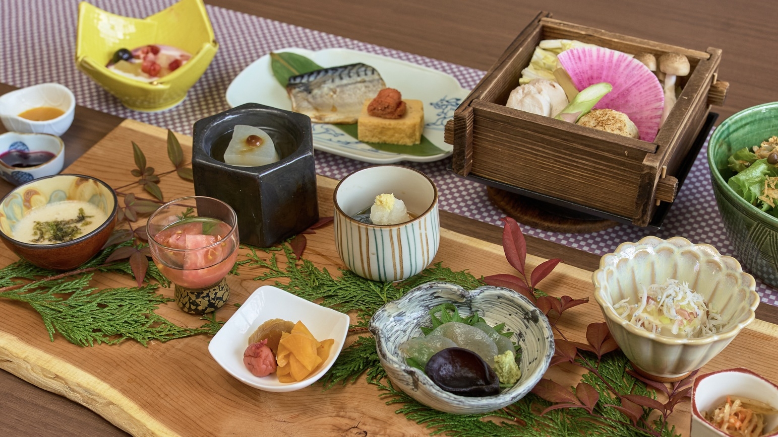 【朝食付き】天然温泉薬石浴「嵐の湯」が入り放題！美肌の湯の露天風呂も楽しめて温泉三昧♪