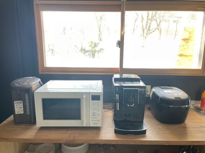 ポット、電子レンジ、コーヒーメーカー、炊飯器