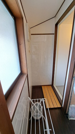 シャワールームは一人用になります。