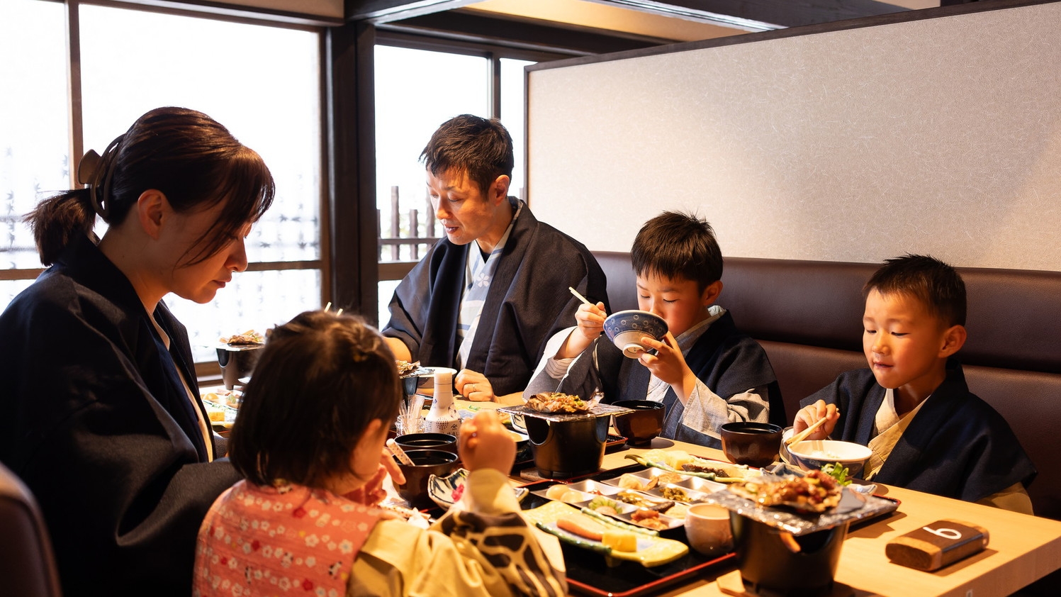 【2025年リニューアル■1泊朝食】ご到着〜20時までOK！郷土料理「朴葉味噌」｜貸切露天風呂無料