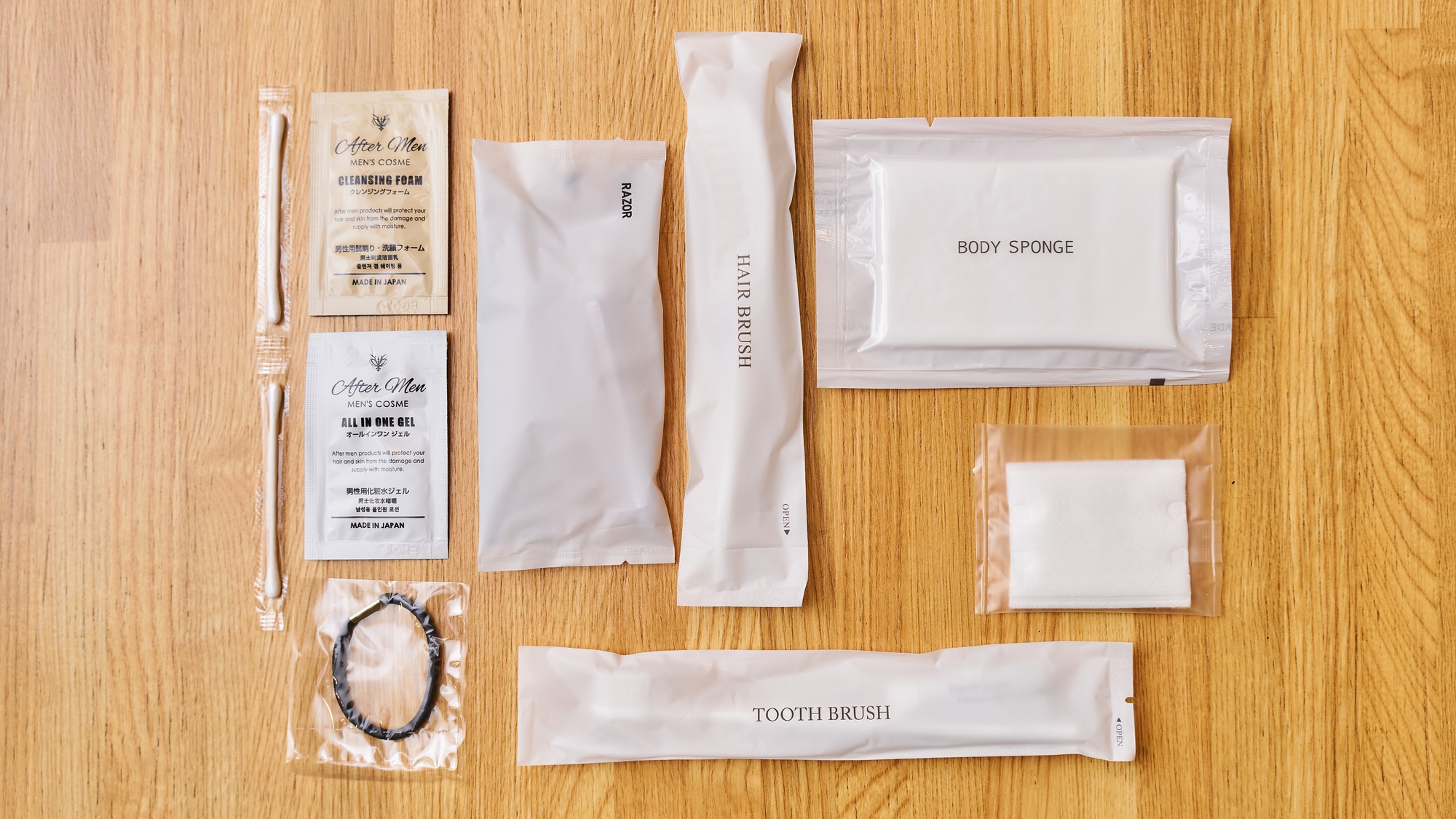 ・【アメニティ】髭剃り、洗顔フォーム、ヘアブラシ、歯ブラシなどをご用意しております