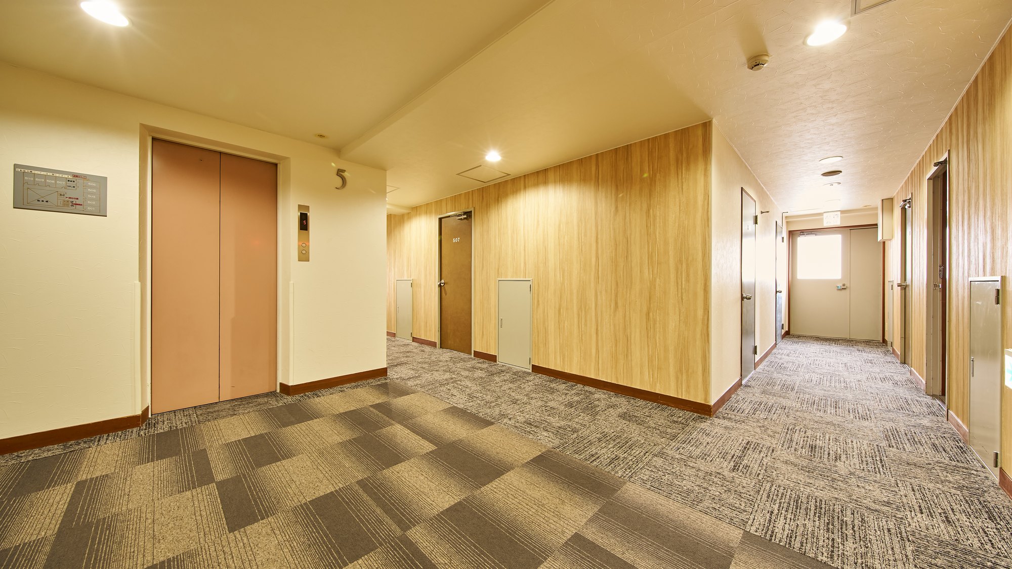 ・【共用部分】共用スペースも広々。大きなお荷物でも楽々移動ができます