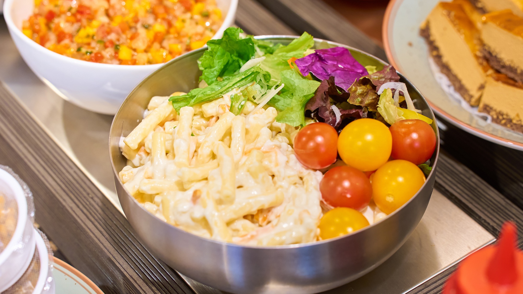 ・【朝食一例】朝ごはんはブッフェスタイルです。しっかり食べて一日の原動力に