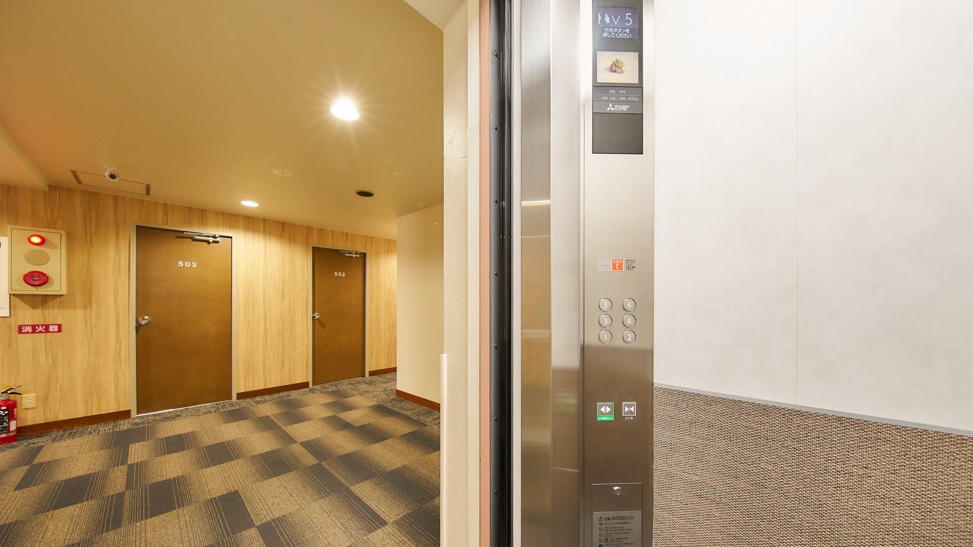 ・【エレベーター】館内にはエレベーターがあり、館内の移動に便利です