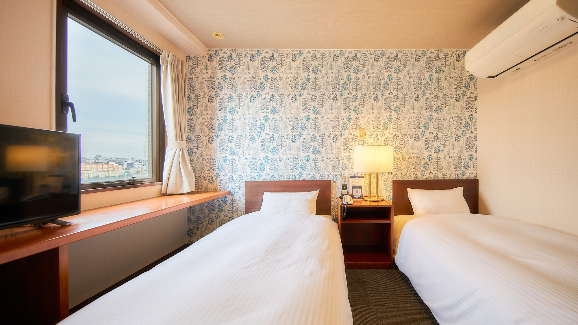 ・【リニューアルツイン】広々としたツインルームで、くつろぎのひとときをどうぞ