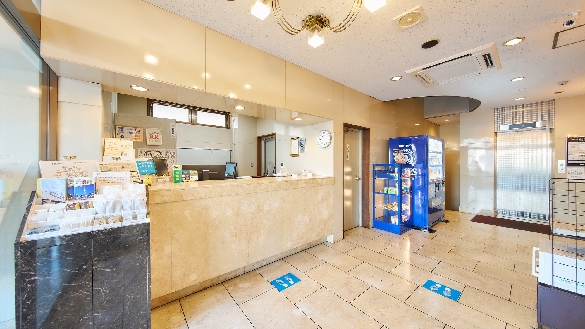 ・【フロント】スタッフが在中しております。ご入用の際はお気軽にお尋ねください