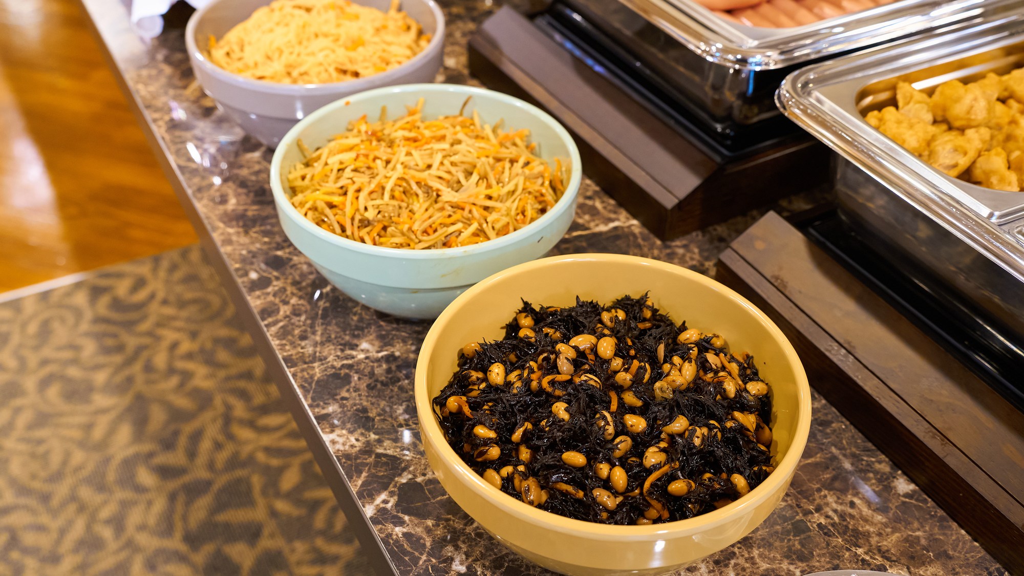 ・【朝食一例】白飯のお供、お惣菜系も数種類ご用意しております