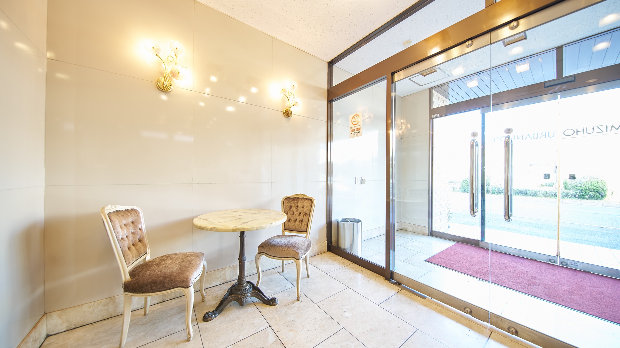 ・【ロビー】ホテル到着後やチェックイン前にご自由にお寛ぎください