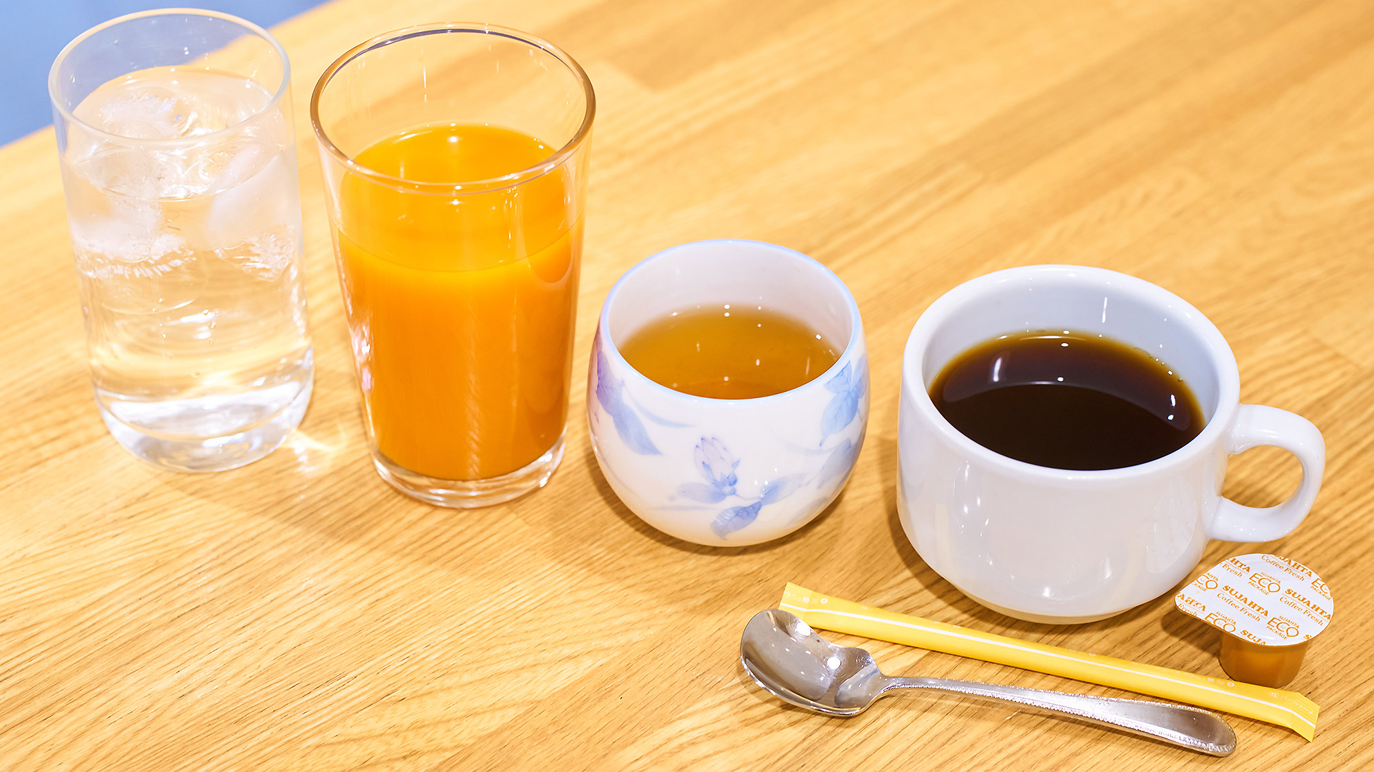 ・【朝食一例】コーヒー、お茶、ジュースなど複数のお飲み物がございます