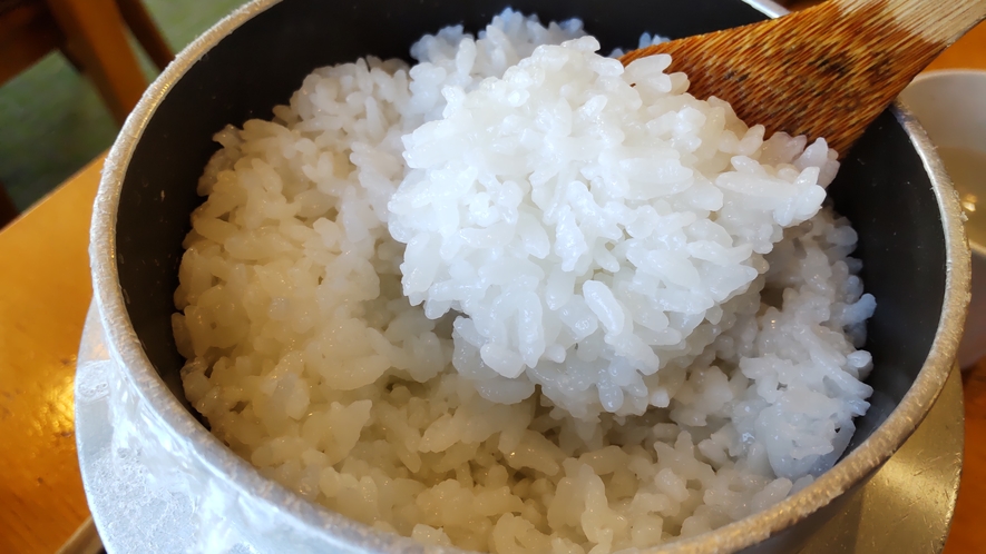 炊き立て釜炊きご飯(ななつぼし)