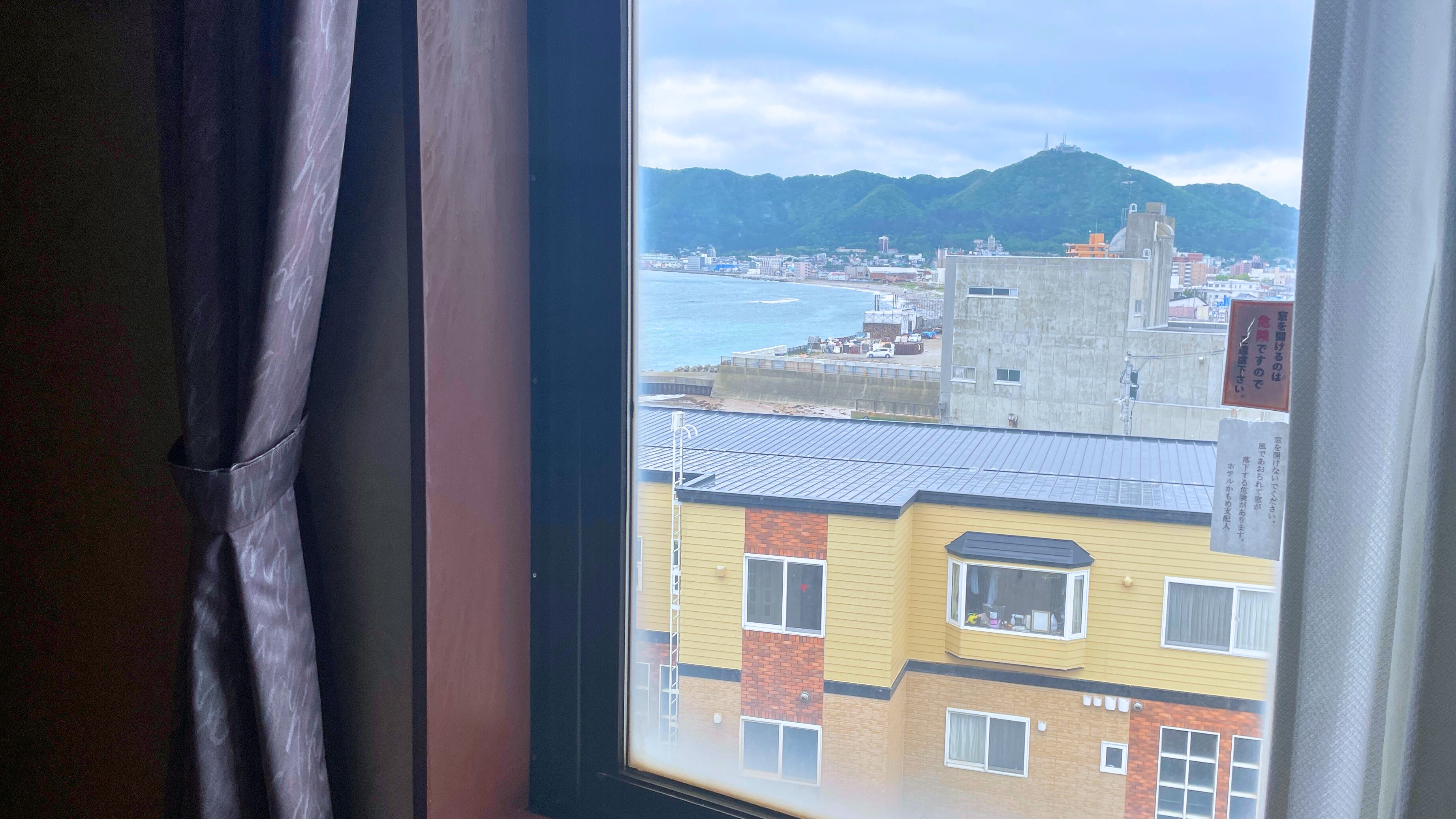 ◆海側客室から見える函館山