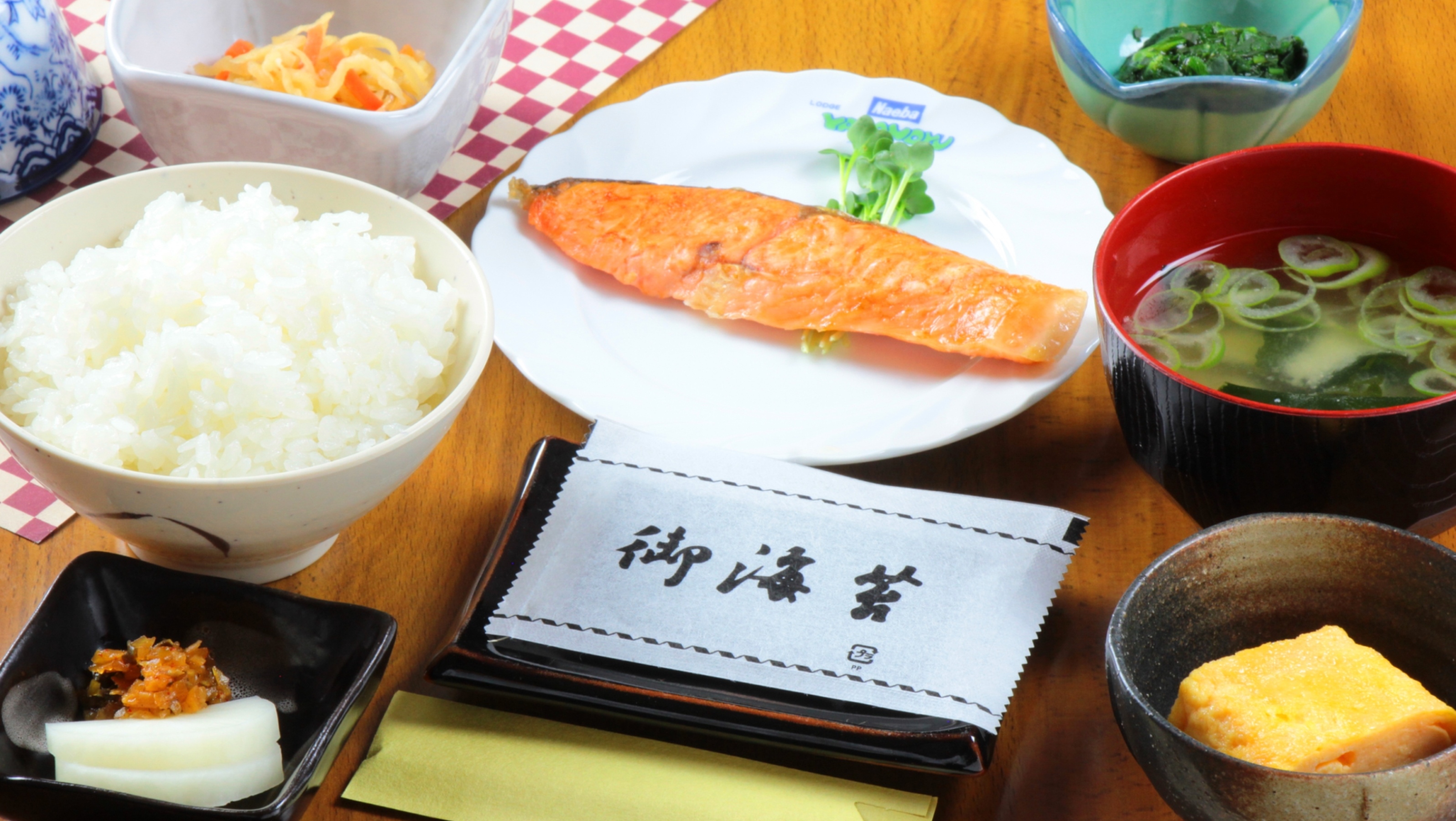 【朝食】魚沼産コシヒカリのほかほかごはんで１日のスタート！