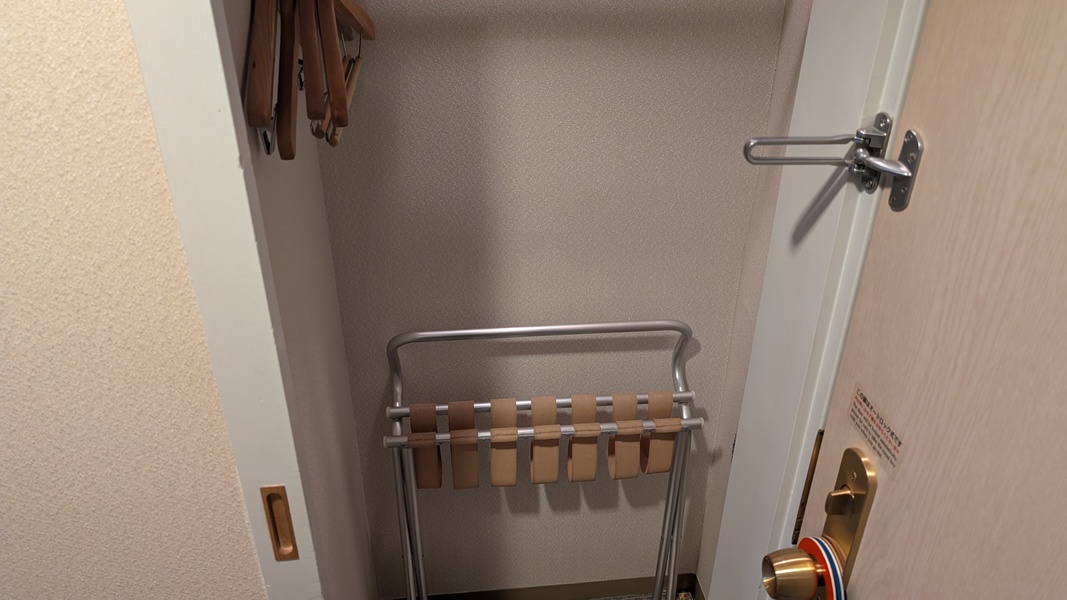 シングルルーム　クローゼット