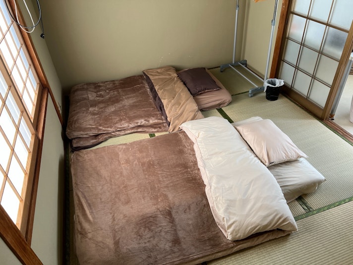 畳は新品に入れ替え。井草のいい香りがします。