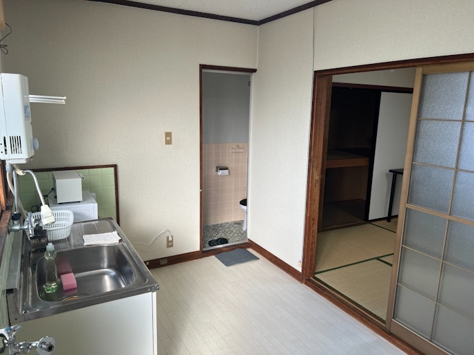 キッチン、和室(寝室)、トイレ、浴室