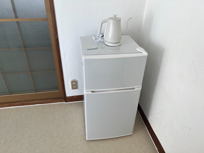 冷蔵庫とポット