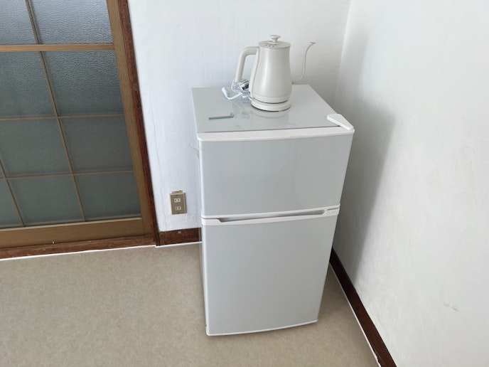 冷蔵庫とポット