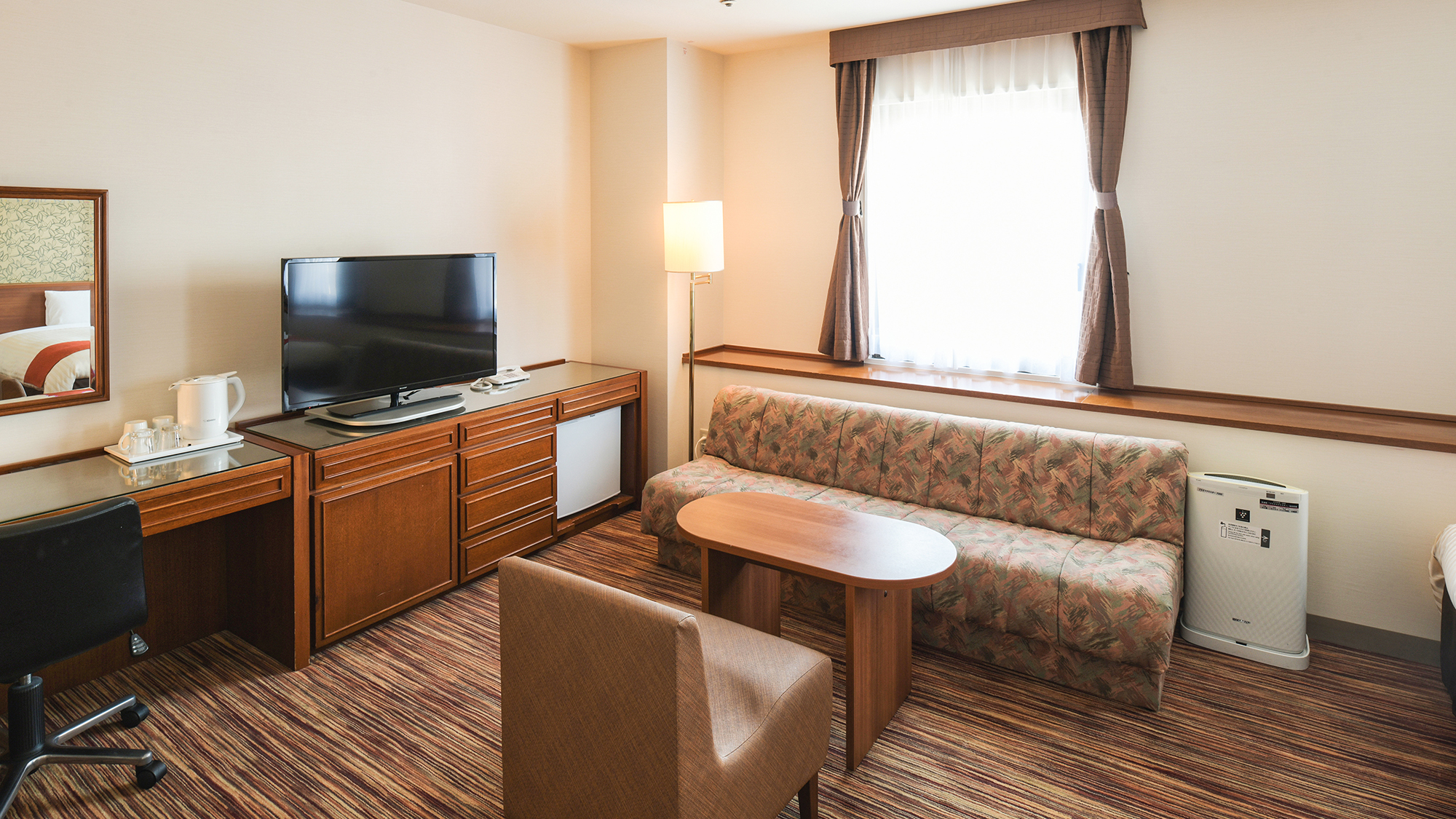 【スーペリアツイン】広々ソファー 　ご家族、グループでご自由にご利用ください