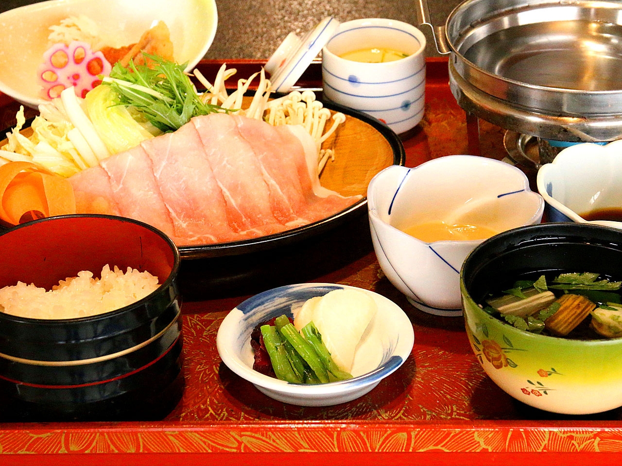 温泉に浸かる贅沢だけを味わいたい…夕食はお手軽定食プラン【2食付き】