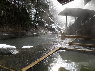 川岸露天風呂雪景色