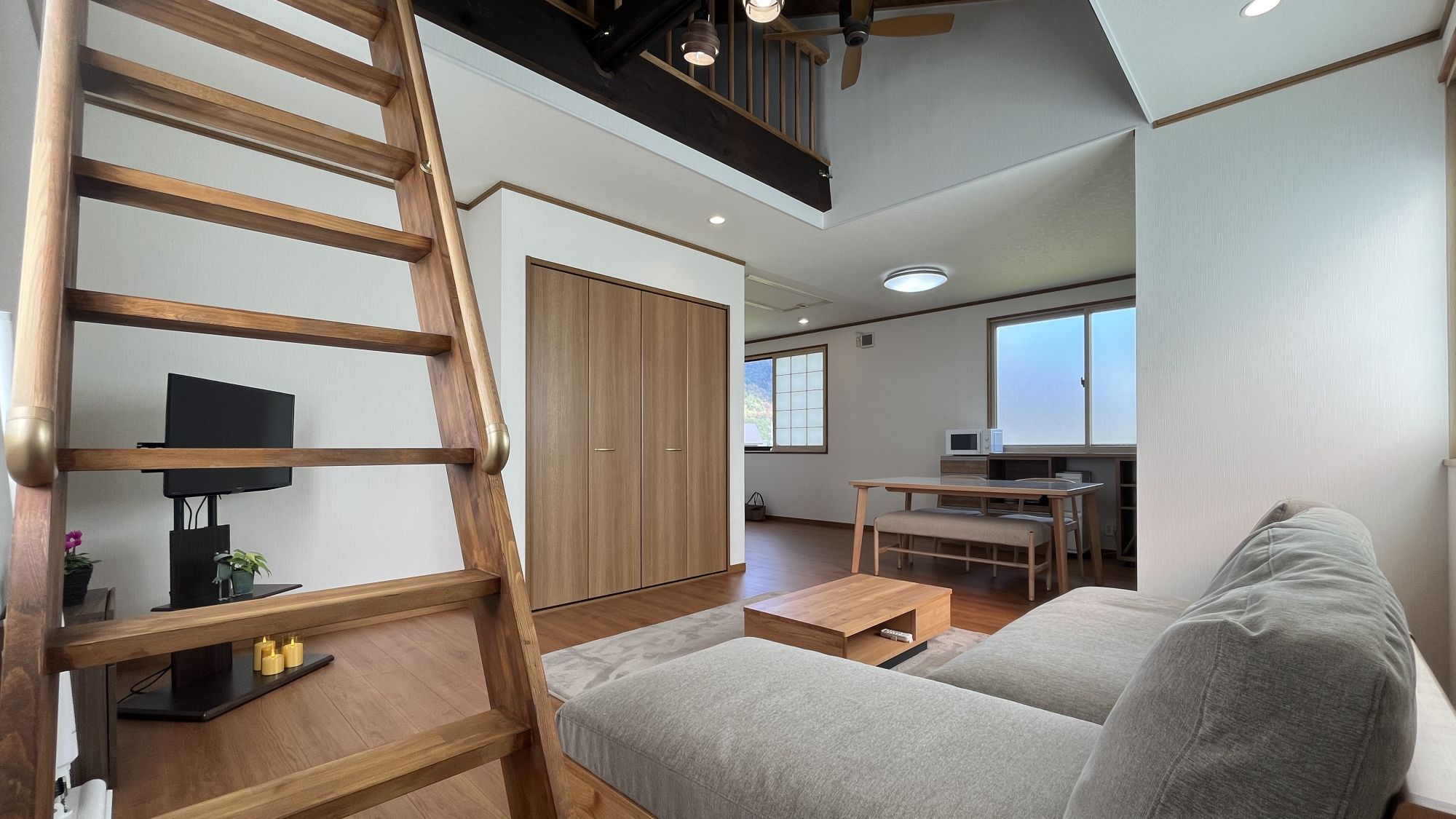 別館【リビング】