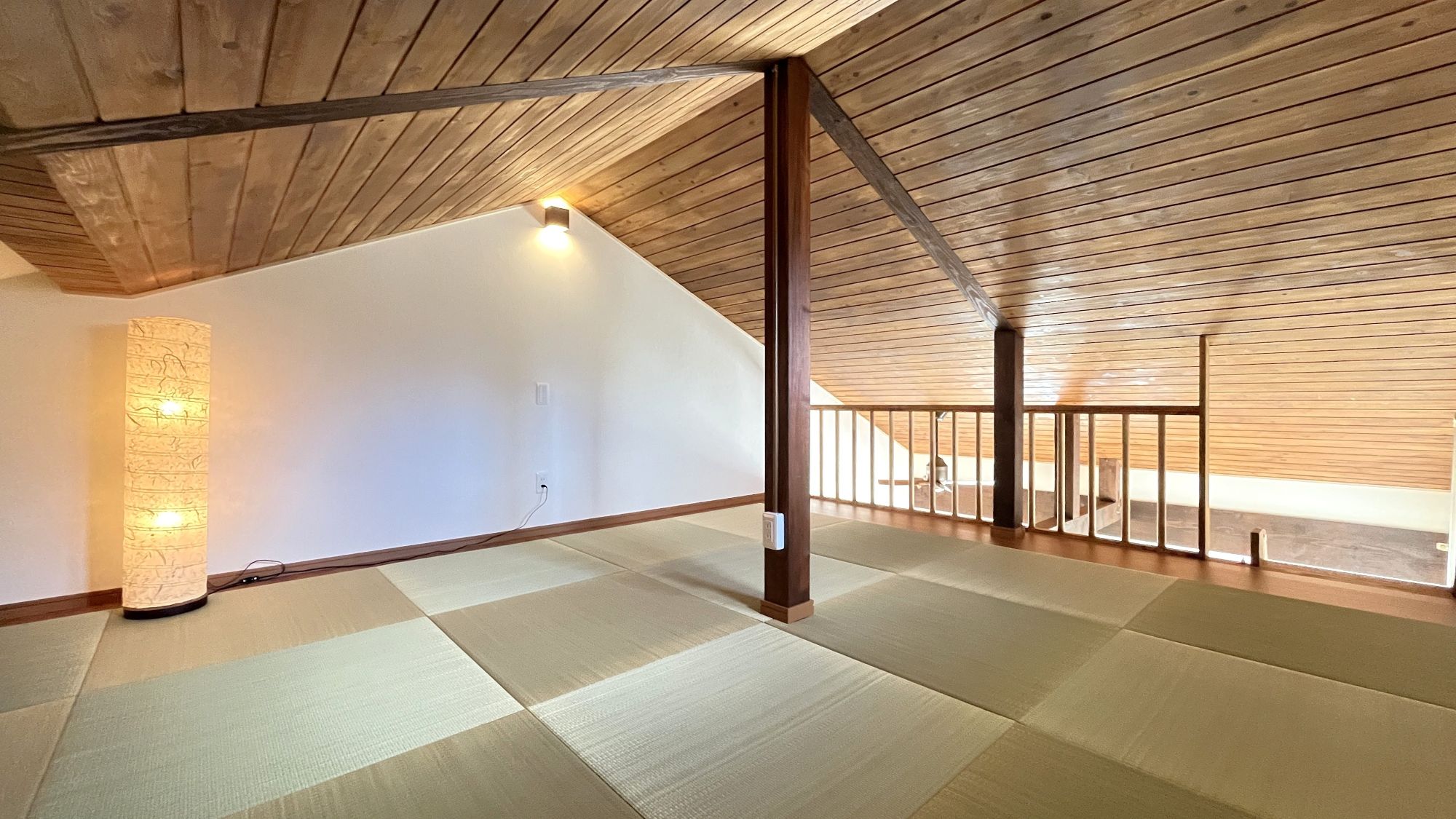 別館【寝室】琉球畳を敷いたロフト