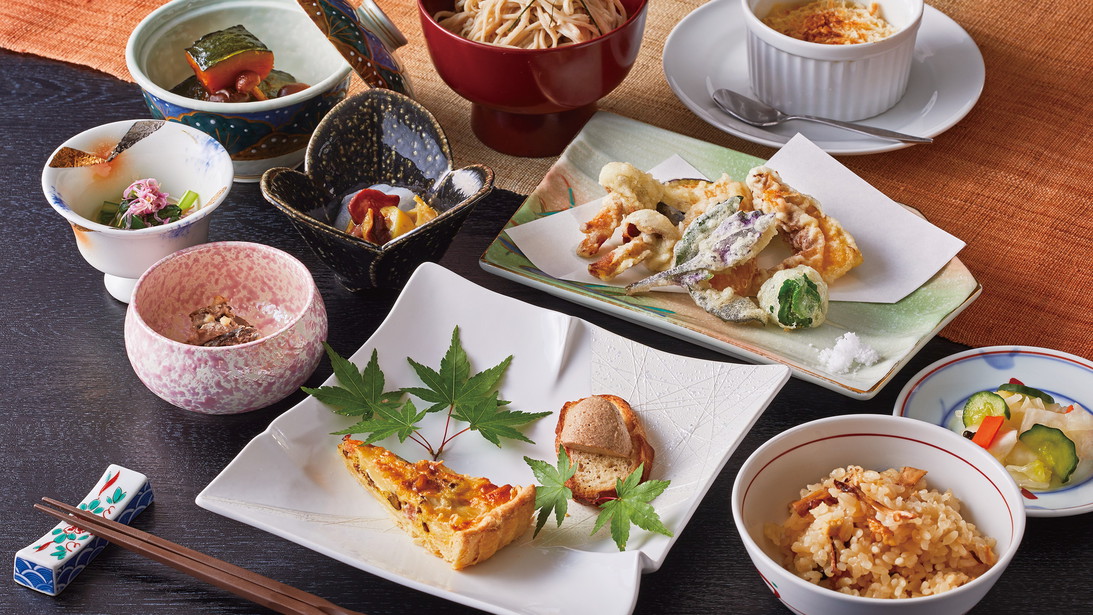 【さき楽30｜スタンダードプラン】大自然の恵みで癒しの時間！季節の料理と自慢の温泉を満喫(1泊2食)
