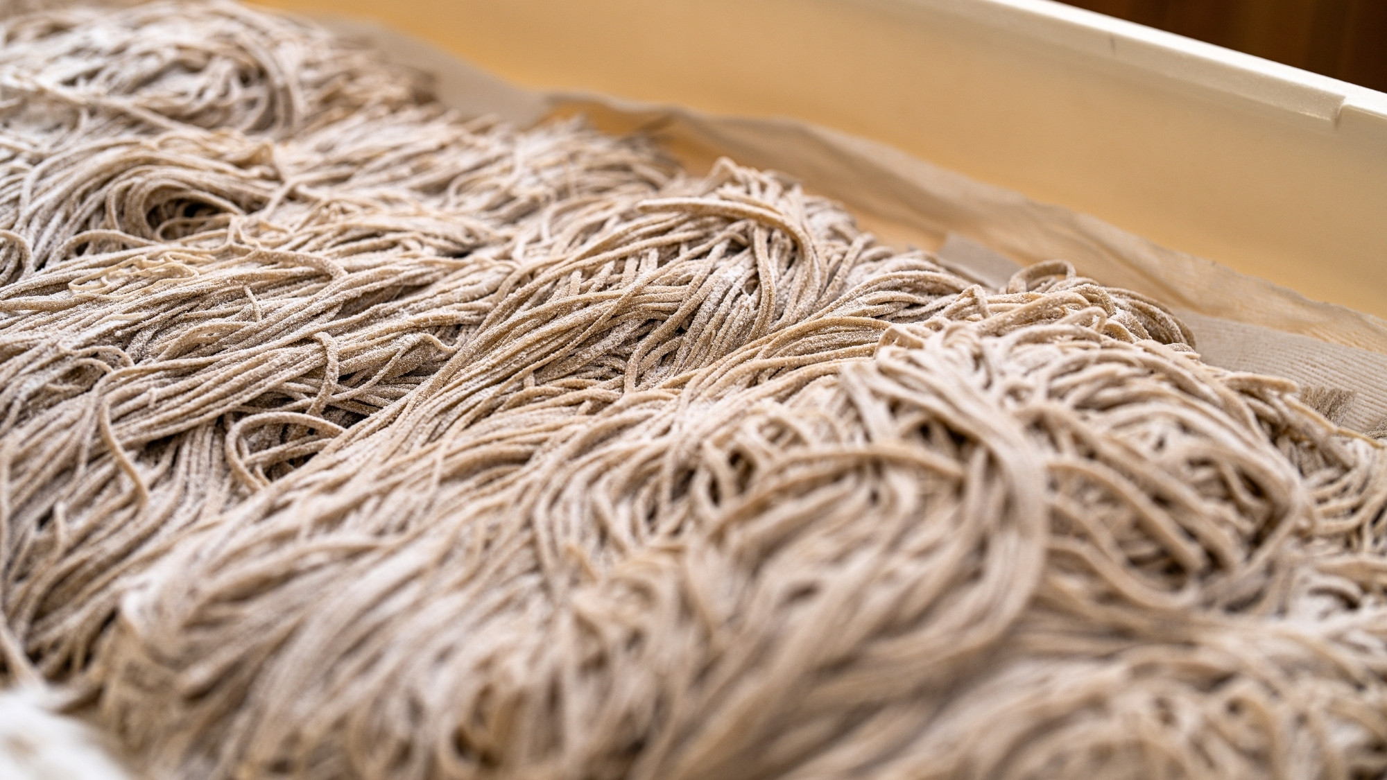 館主自ら打つ蕎麦は天狗温泉名物のひとつです。ぜひご賞味ください。