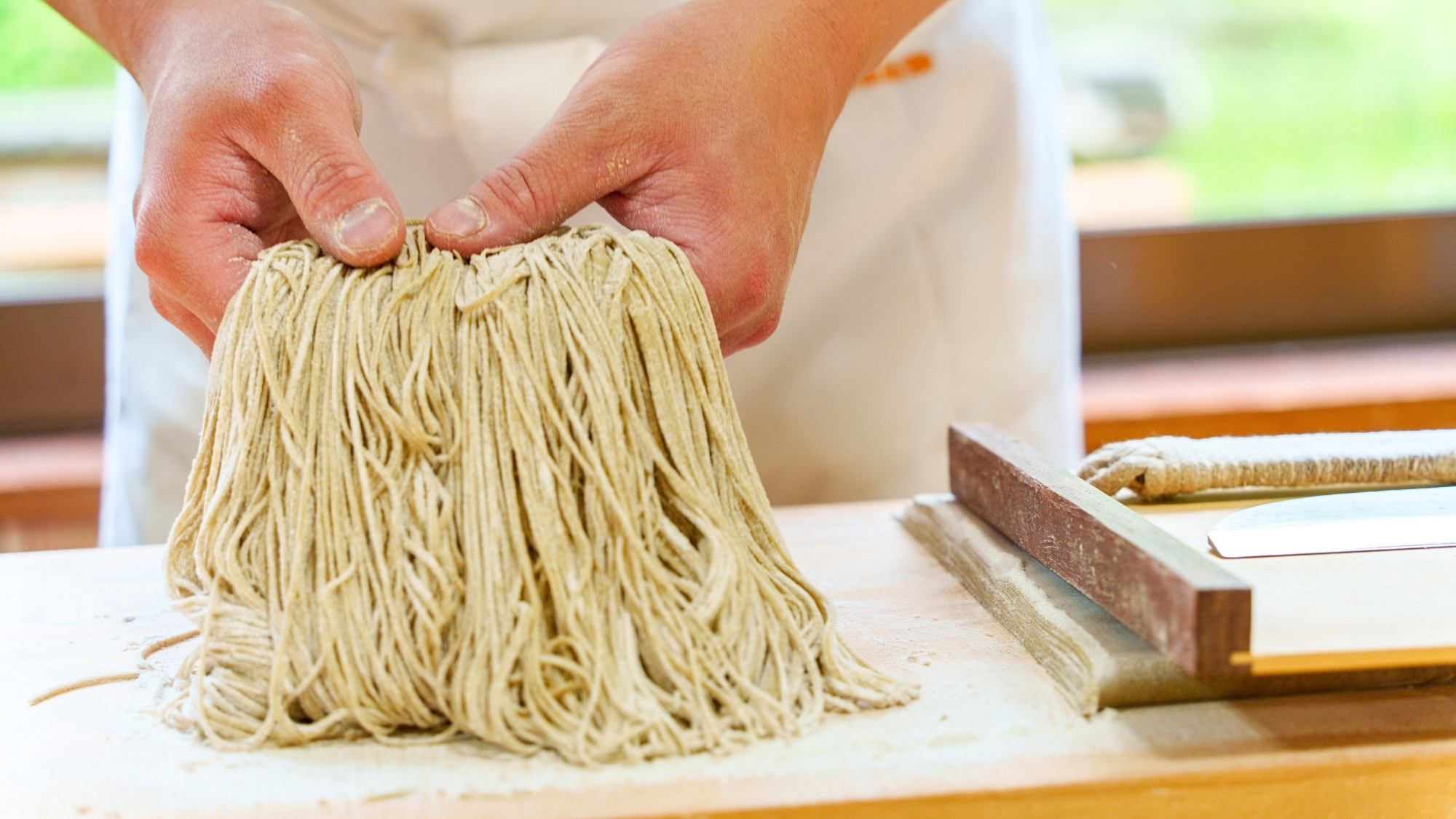 館主自ら打つ蕎麦は天狗温泉名物のひとつです。ぜひご賞味ください。