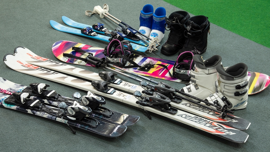 *レンタルスキー/お子様から大人のサイズまでスノボ・スキー用品のレンタルもございます！