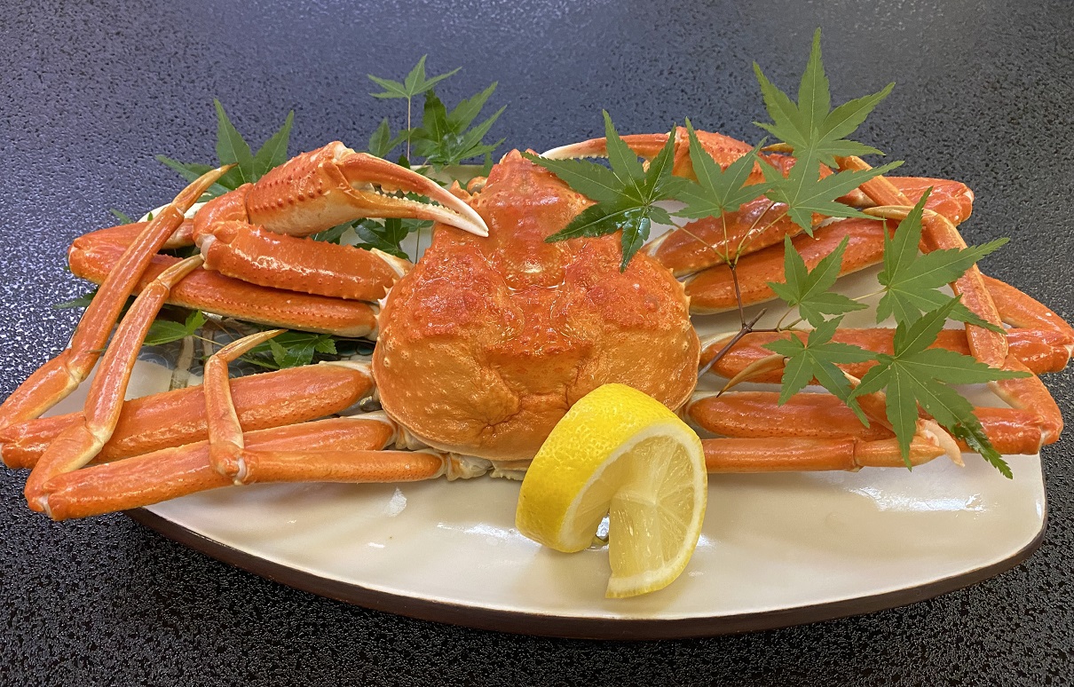 【楽天トラベルサマーSALE】【茹でずわい蟹】丸ごと１杯＆旬魚の小船盛・鳥取和牛会席プラン！！
