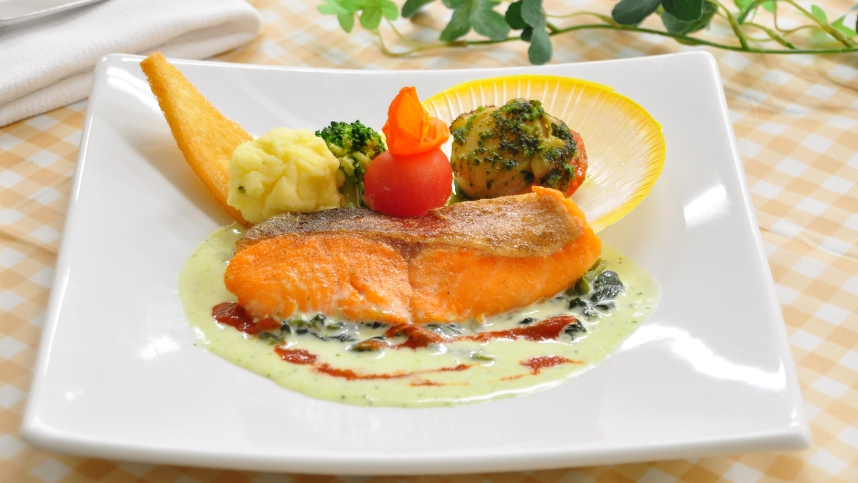 【Chef’sDinner】地産食材のお魚料理とハーフビュッフェ〈お魚メイン/MainlyFish〉