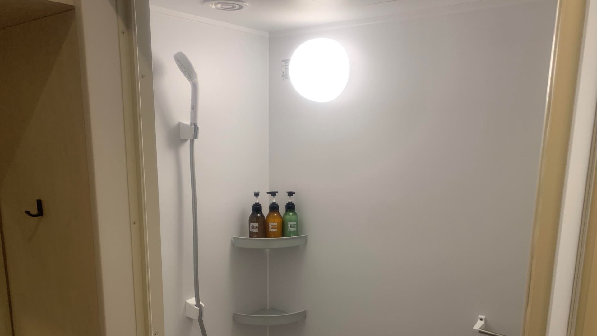 【禁煙シングル】シャワー/トイレ付きルーム(バスタブ無し)