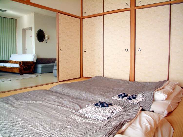 Family Room (4-8 people)