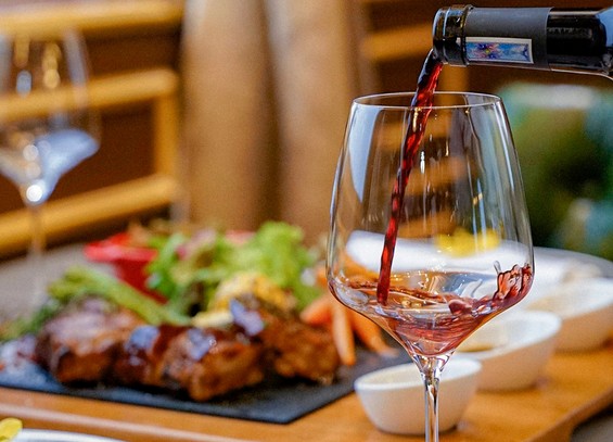  Rare Steakhouse レストラン