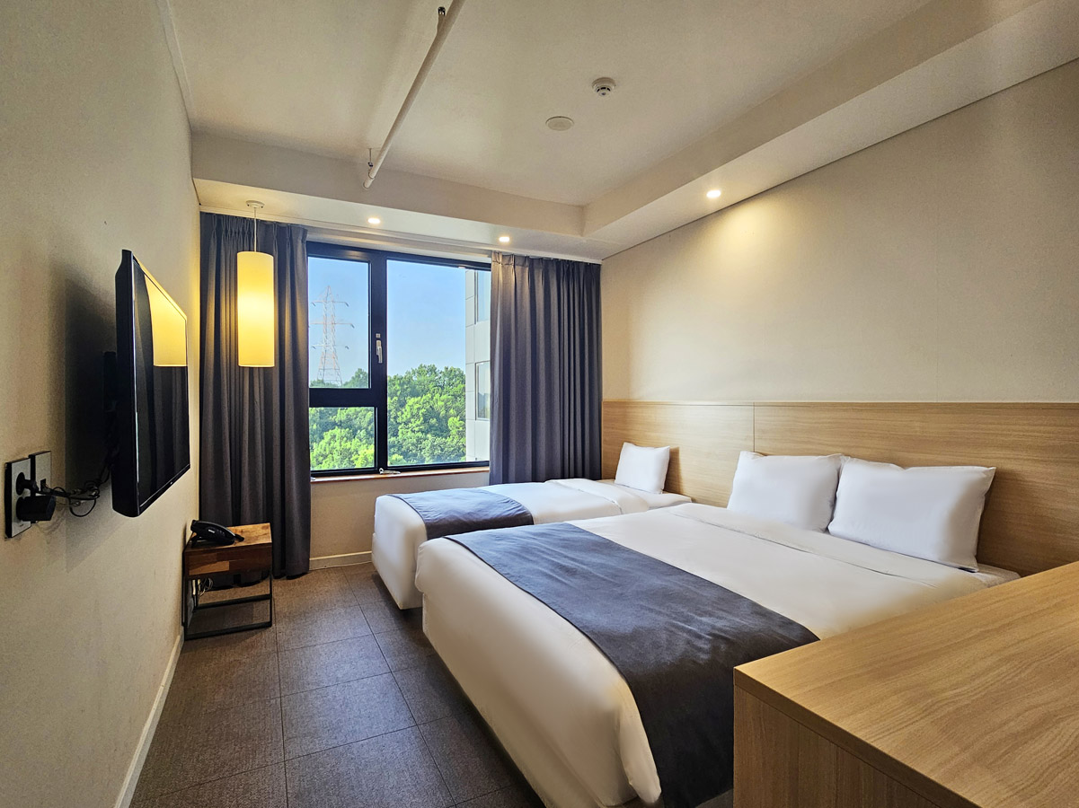 ファミリツイン