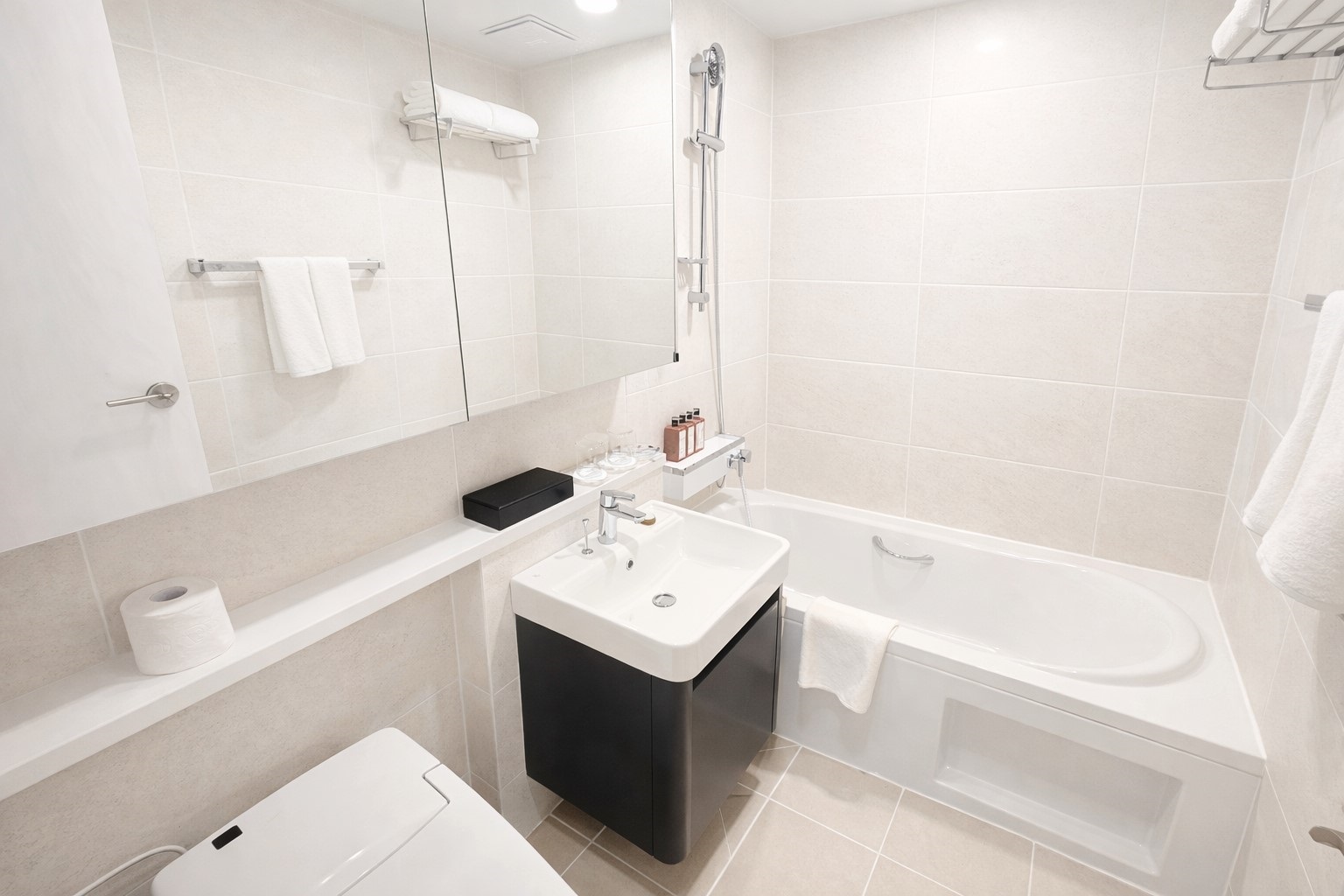 MATIE Busan Harbor City property photo 3