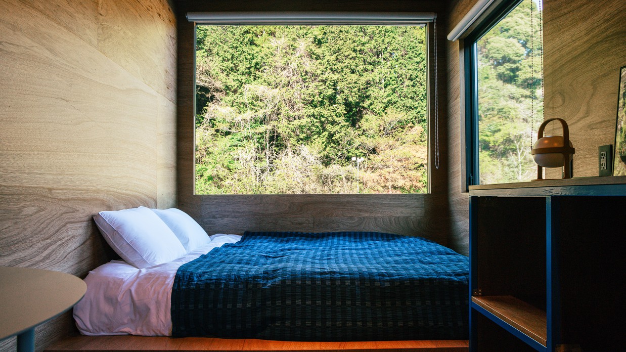 CABIN R