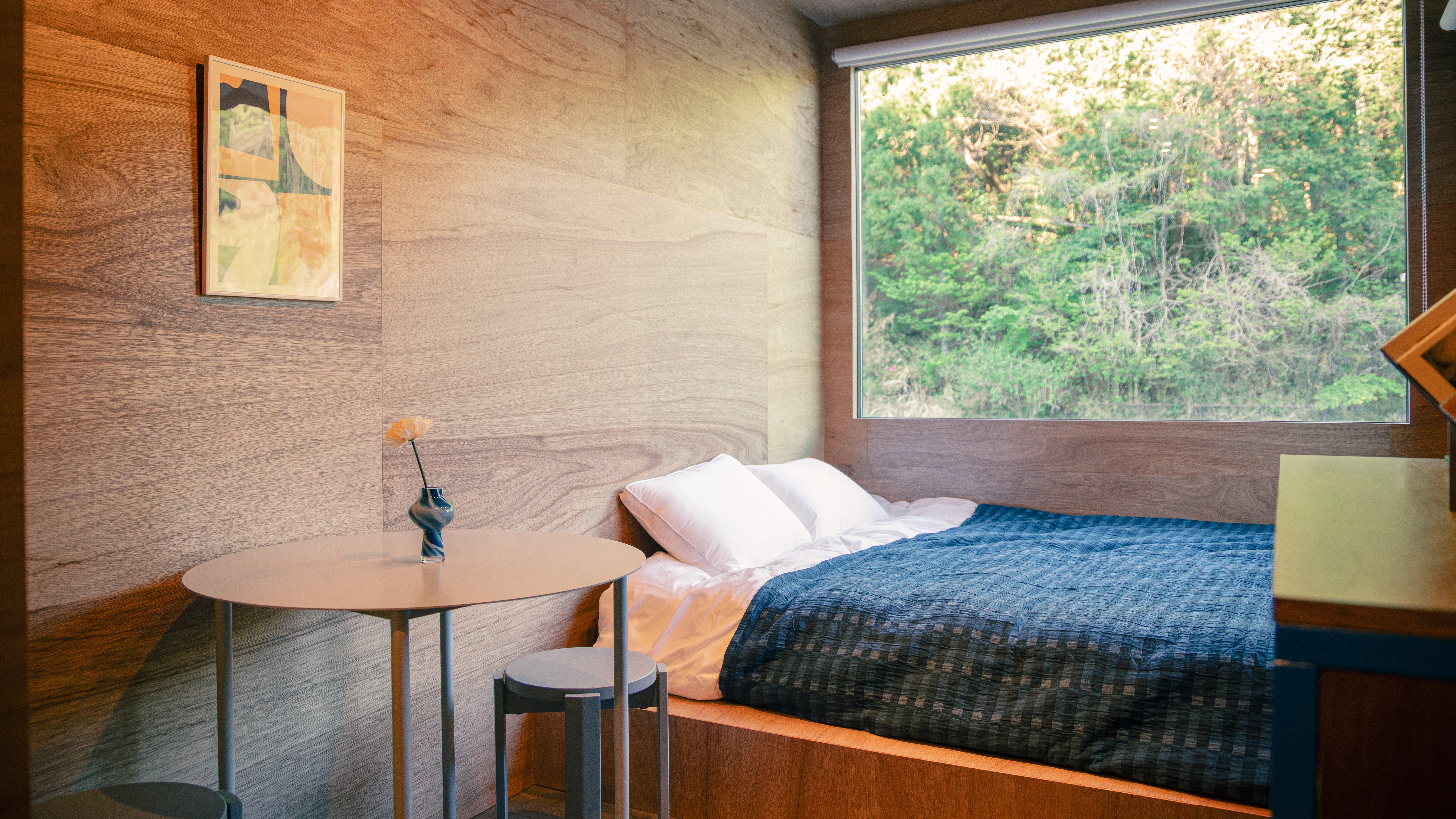 CABIN R 