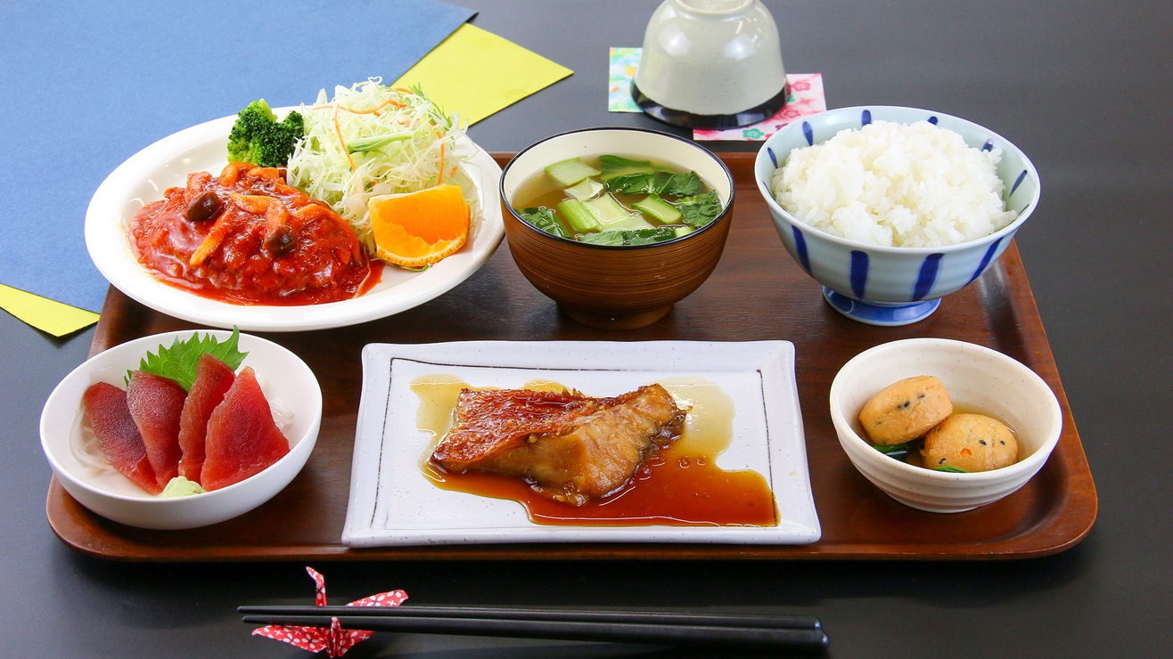 【朝夕付】【コスパ最高！！】元居酒屋店主がつくる評判の元気メシ★シンプル＆快適STAY【男性専用】
