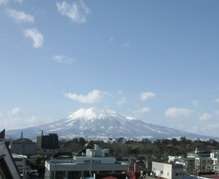 大浴場から見える岩木山