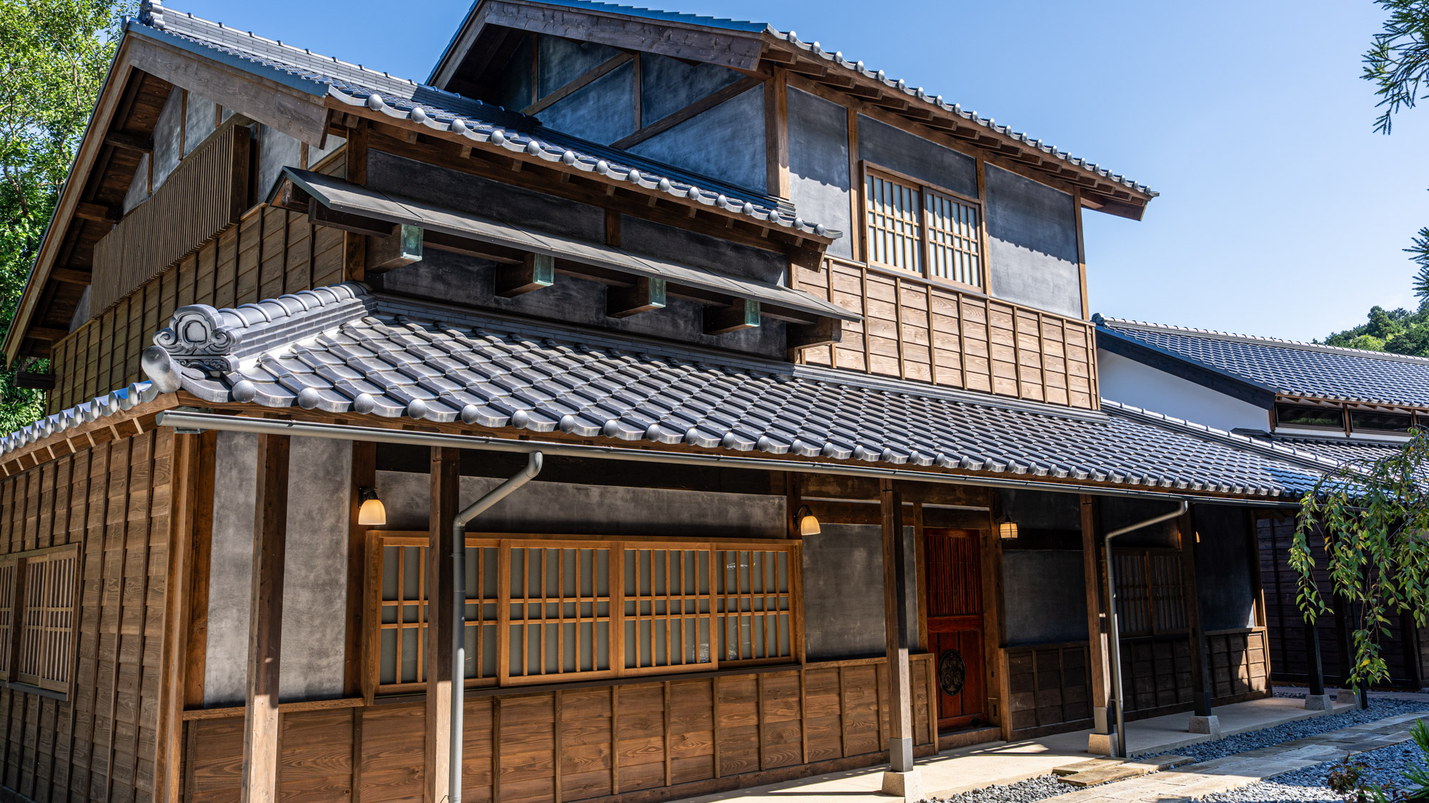 フロント「母屋」