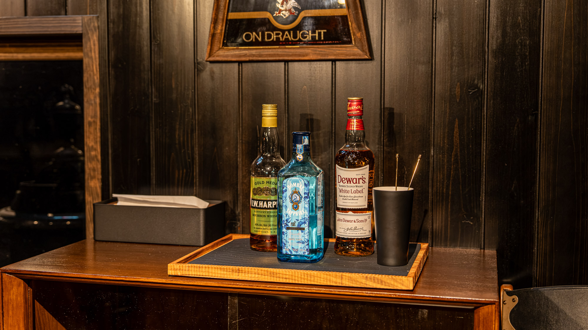 【オールインクルーシブ】洋酒とおつまみをご用意しています。ラウンジ「Blues-USHIBARI」
