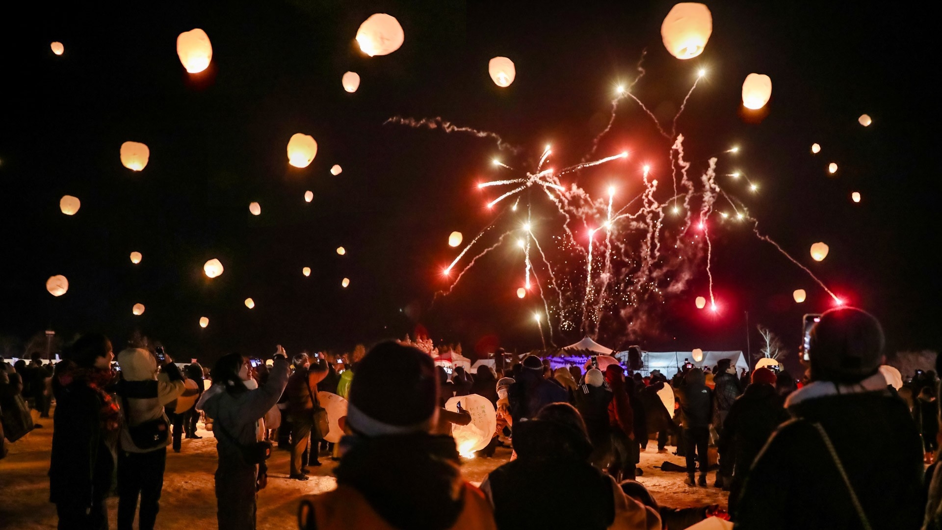 《ランタン》＜冬季限定＞夜空に舞い上がる光の気球！幻想的なランタン打ち上げ体験付